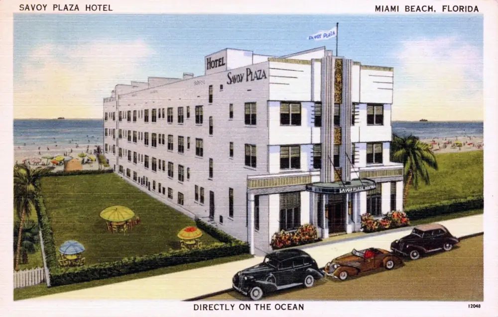 El histórico Savoy Plaza Hotel, postal de 1942. No es el proyecto propuesto.